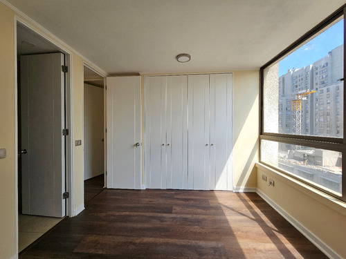 Depto 74 M², Carmen 297 Esquina Marin, Santiago Centro