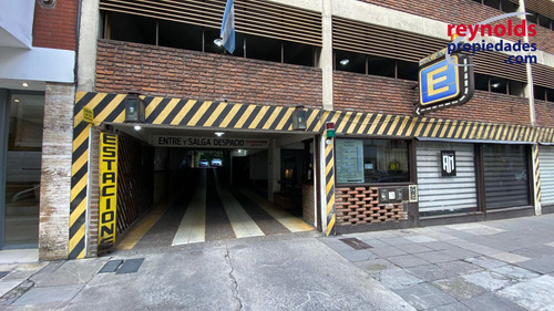 Cochera En Barrio Norte