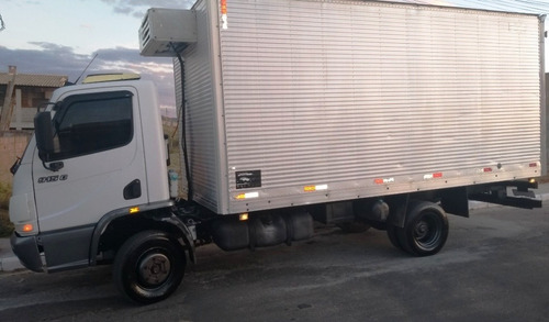 Imagem 8 de 15 de Mercedes Benz Accelo 915 - Baú Refrigerado