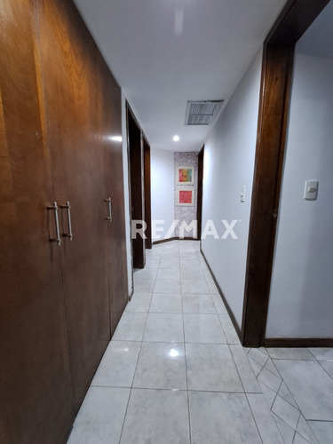 Imagen 5 de 14 de Apartamento En Maeneiro