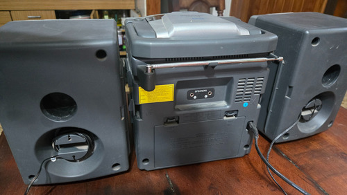 Equipo Musica Radio Cd Casete Con Detalles Gris 30 W (Usado)