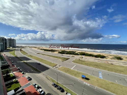 Imagen 18 de 26 de Vendo Apartamento De 1 Dormitorio Y Medio Reciclado En Playa Brava