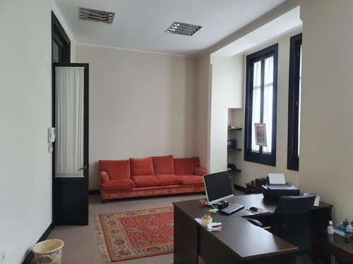 Imagen 8 de 26 de Sarandi Entre Juncal Y B Mitre, Gran Oficina De 300m2 Totalmente Reciclada!!