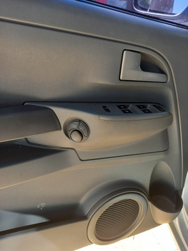 Volkswagen Surán Highline 1.6