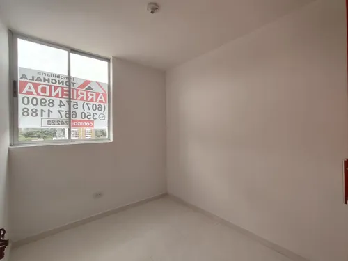 Apartamento En Arriendo En Prados Del Este. Cod A24223