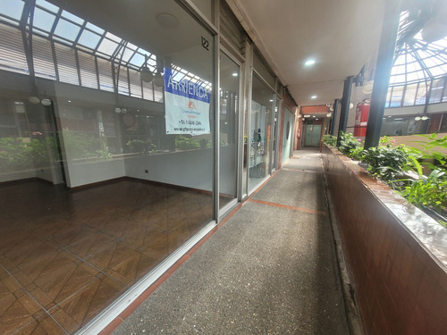 Arriendo Local Comercial Rampa De Las Flores/ Metro Manquehu