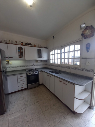 Alquiler Casa Florida + Jardin+ Parrilla+cochera+chalet