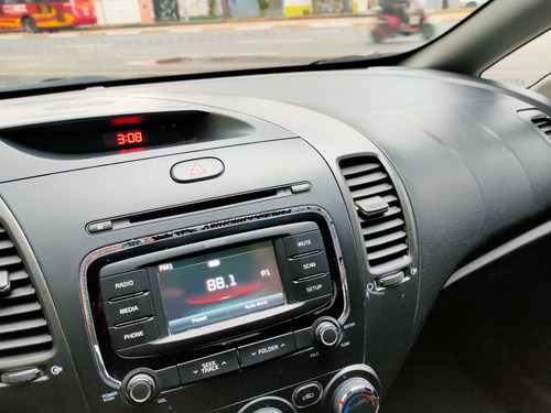 Imagen 12 de 15 de Kia Forte 2.0 Lx At 2018