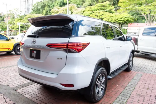 Toyota Fortuner Sr 2.4 At 4x2 2023