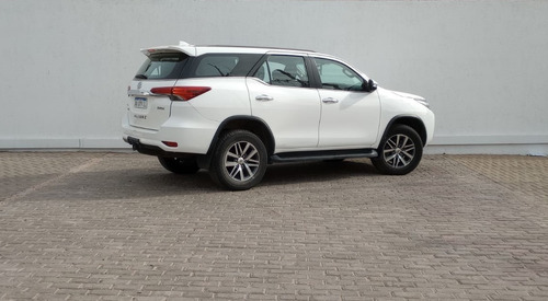 Imagen 13 de 14 de Toyota 2016 Hilux Sw4 Tdi Srx At L/16