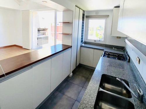 Departamento En Venta En San Isidro - Vias/rolon
