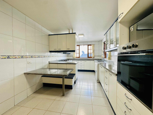 Impecable Casa En Santuario Del Valle