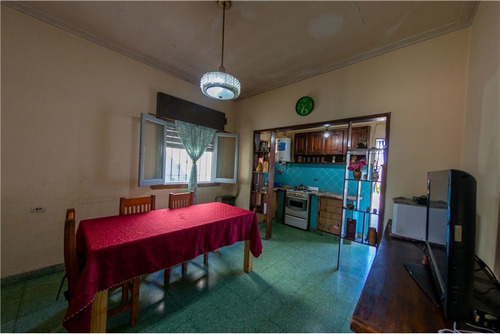 Imagen 4 de 24 de Casa 2 Dormitorios En Venta La Plata Amplio Parque