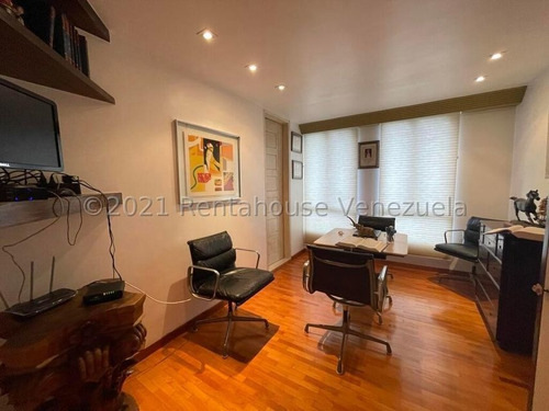 Imagen 9 de 14 de Apartamento Venta Los Palos Grandes Mls #22-12789 Elegante Apartamento Con Cómoda Y Relajante Terraza Con Vista Panorámica, Posee Pisos De Mármol, 5 Habitaciones Más 2 De Servicio