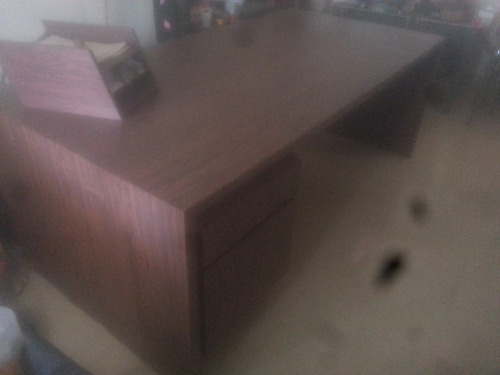 Escritorio De Madera 2m X 1m X 0,76m