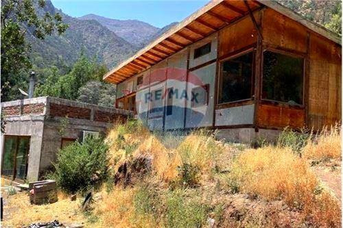 Amplio Terreno En Lugar Privilegiado En El Arrayan