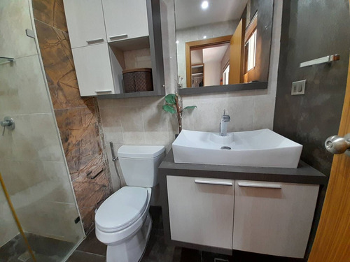 Apartamento En Venta En El Parral, Valencia 273660 Lz