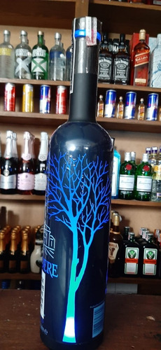 Vodka Belvedere Midnight 1,75 Litros Com Luz De Led