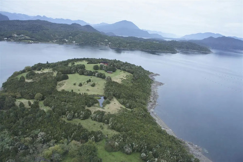 Isla En Caleta Manzano - Acceso Vehicular