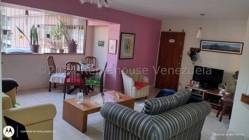 Rent-a-house Vende Apto En La Candelaria #24-22298