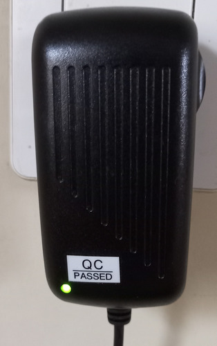 Trafo Input 100-240v 50/60hz 0.60a Max Output 9v---2000ma (Usado)