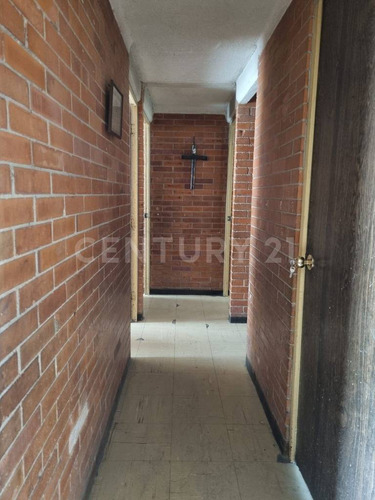 Departamento Con 3 Recamaras En Jardines De Los Báez Ecatepec
