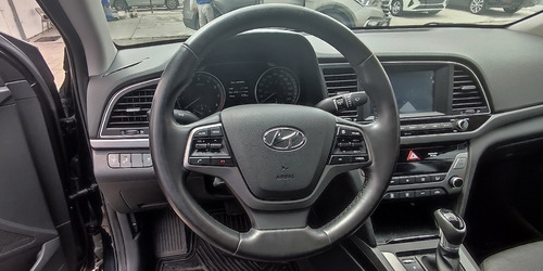 Imagen 4 de 10 de Hyundai Elantra 2017