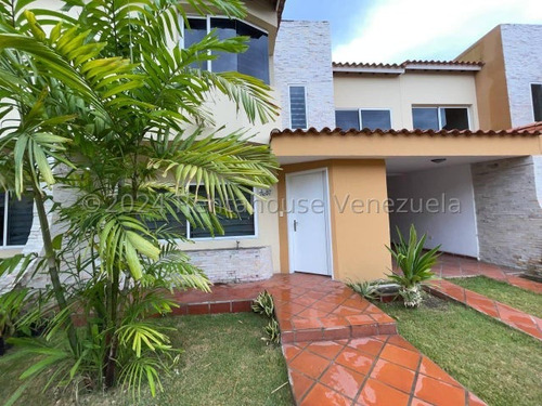 Hermosa Casa En Venta, En Urbanismo Privado, Con Planta Electrica, Cabudare Cod 2 - 4 - 23769 Mehilyn Perez
