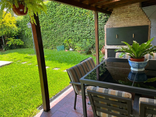Imagen 20 de 25 de Challet En 2 Plantas , 3 Dorm , Hermoso Jardin, Cerca De Av Del Libertador