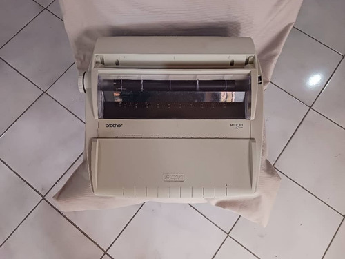 Máquina De Escribir Marca Brother (Usado)