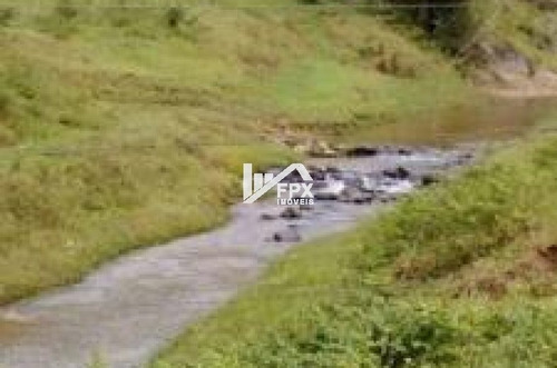 Chácara Com Suíte, Piscina E Lago Em Pedro De Toledo - Ch048