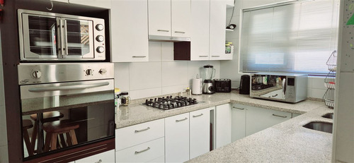 Casa En Venta De 3 Dorm. En La Florida