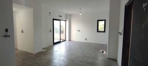 Venta Dpto 2 Amb Ituzaingo Con Cochera Y Terraza 