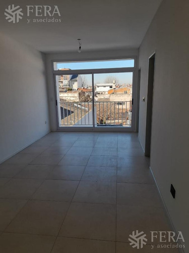 Imagen 2 de 23 de Venta De Departamento 2 Ambientes En Crucesita Avellaneda (28820)