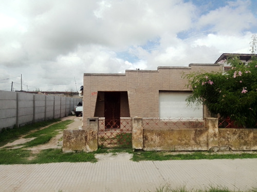 Casa Con Terreno De 10 Por 28