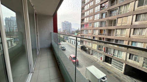 Eyzaguirre 771, A Pasos Metro Parque Almagro.