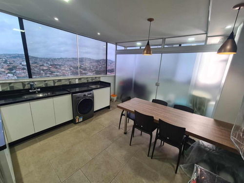 Apartamento Cobertura Duplex Com Sol Da Manhã/tarde, Rua Silenciosa E Vista Livre, 3 Quartos, 3 Banheiros(2 Suites) E 2 Vagas De Garagem Cobertas E Mobiliado Pronto Para Morar!!!