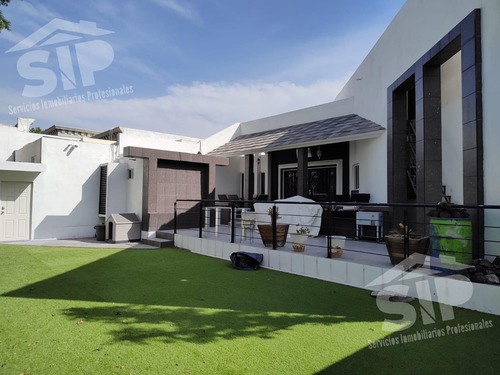 Residencia De Un Piso Al Nte Venta O Renta