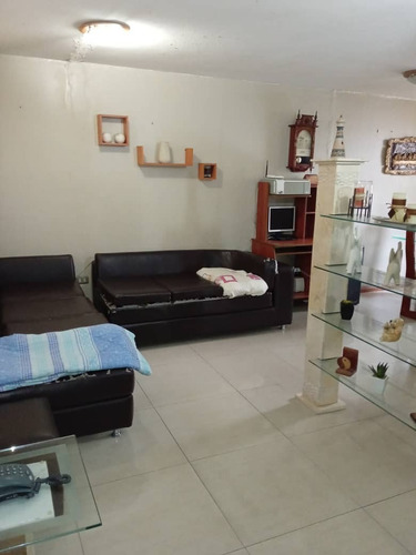Imagen 4 de 16 de Se Vende Apartamento Duplex 68m2 Caricuao Ud7