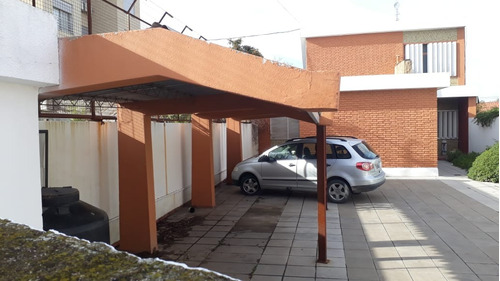 Hermosa Casa En Barrio Universitario, Excelente Ubicacion