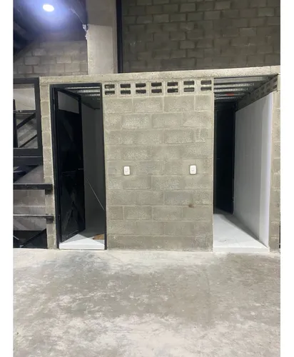 Bodega En Arriendo, Sector Jardines- Via El Caimo