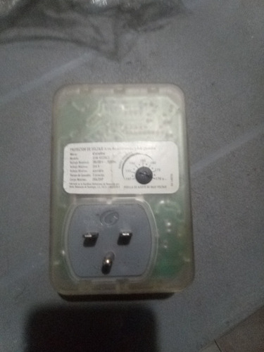 Protector De Voltaje 220 Aire Neveras Toma China Exceline