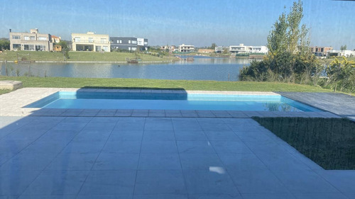 Imagen 9 de 22 de Casa En Venta - San Sebastián, Area 5