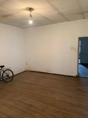 Casa En Venta - 2 Dormitorios 1 Baño 1 Cochera - 130mts2 - Mechita