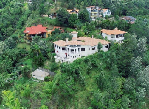 Espectacular Villa En Venta En Las Montañas De Jarabacoa, Con Majestuosas Vistas.