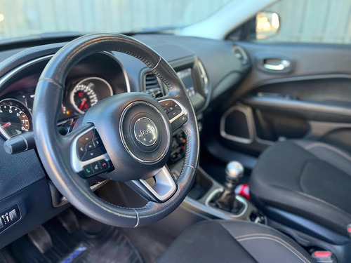 Imagen 2 de 25 de Jeep Compass Sport 2018 / 41000km Unico Dueño