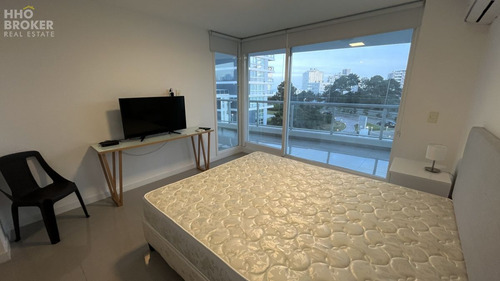 Venta De Apartamento Esquinero, Torre One I, Roosevelt, Punta Del Este.
