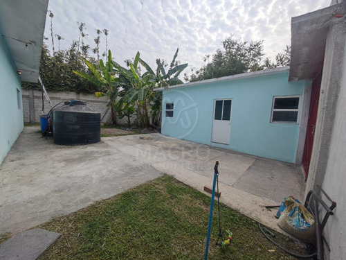 Casa En Venta En Col. Francisco I. Madrero Con Amplio Jardín Y Apta A Créditos