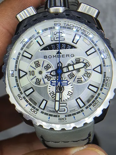 Reloj bomberg bolt 68 precio hotsell