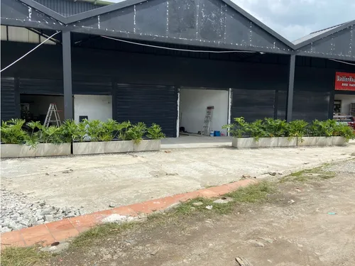 Local En Arriendo En Llanogrande, Rionegro.